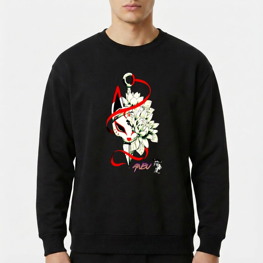 Moletom com estampa frontal de espada atravessando máscara kitsune, adornada com flores detalhadas, fio vermelho sinuoso e assinatura estilizada.
