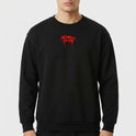 Moletom com estampa frontal de "No Mercy Club" em estilo gótico e estampa traseira de cobra ameaçadora com detalhes gráficos de gotas e traços intensos.