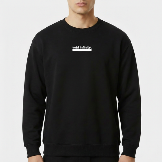 Moletom com estampa frontal de texto "void infinity." em letras minúsculas seguido por uma linha horizontal destacando a parte final do texto.