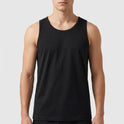 Camiseta regata sem estampa visível na imagem frontal.