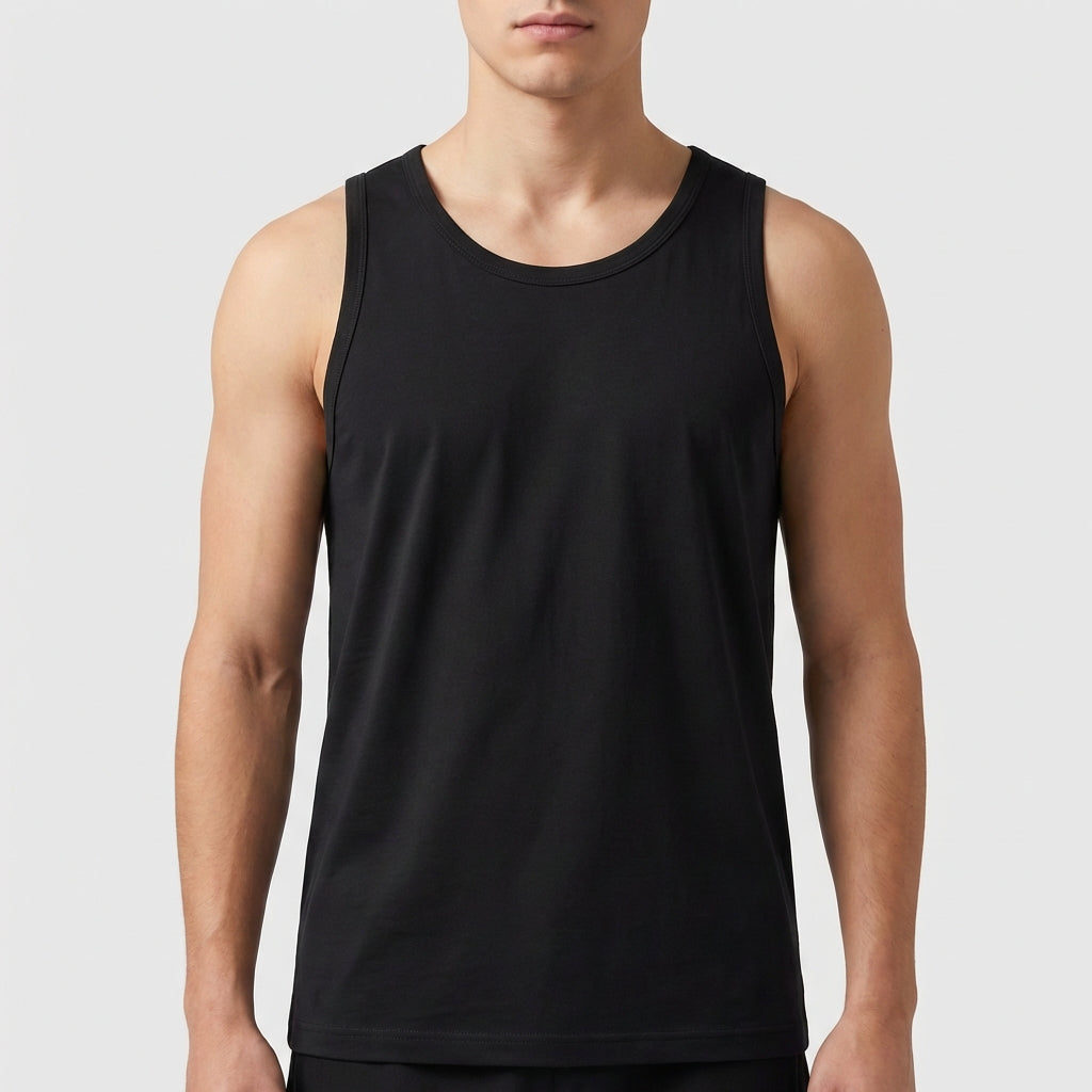 Camiseta regata sem estampa visível na imagem frontal.