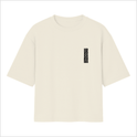 Camiseta com estampa frontal de texto vertical "URBANX" e estampa traseira de "CHOOSE YOUR STYLE URBANX CREATIVE" com letras grandes e efeito de tinta escorrendo.
