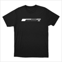 Camiseta com estampa frontal de linhas horizontais estilizadas seguidas do texto "LIZZYECORP." em uma fonte moderna, criando um visual minimalista.