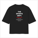 Camiseta com estampa frontal de "THE SPORTS DEPT." e estampa traseira de texto "THE SPORTS DEPT. FROM 19-97" e frases adicionais de estilo.
