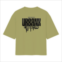 Camiseta com estampa frontal de texto vertical "URBANX" e estampa traseira de "CHOOSE YOUR STYLE URBANX CREATIVE" com letras grandes e efeito de tinta escorrendo.