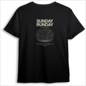 Camiseta com estampa frontal de logotipo minimalista "ninesrunning" e estampa traseira com texto "SUNDAY RUNDAY", gráfico circular detalhado e frase motivacional.