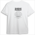 Camiseta com estampa frontal de logotipo minimalista "ninesrunning" e estampa traseira com texto "SUNDAY RUNDAY", gráfico circular detalhado e frase motivacional.