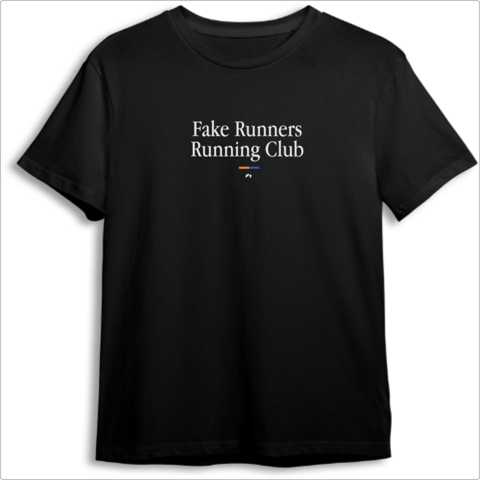 Camiseta com estampa frontal de texto "Fake Runners Running Club", acompanhada por pequenos elementos gráficos em linhas horizontais decorativas.