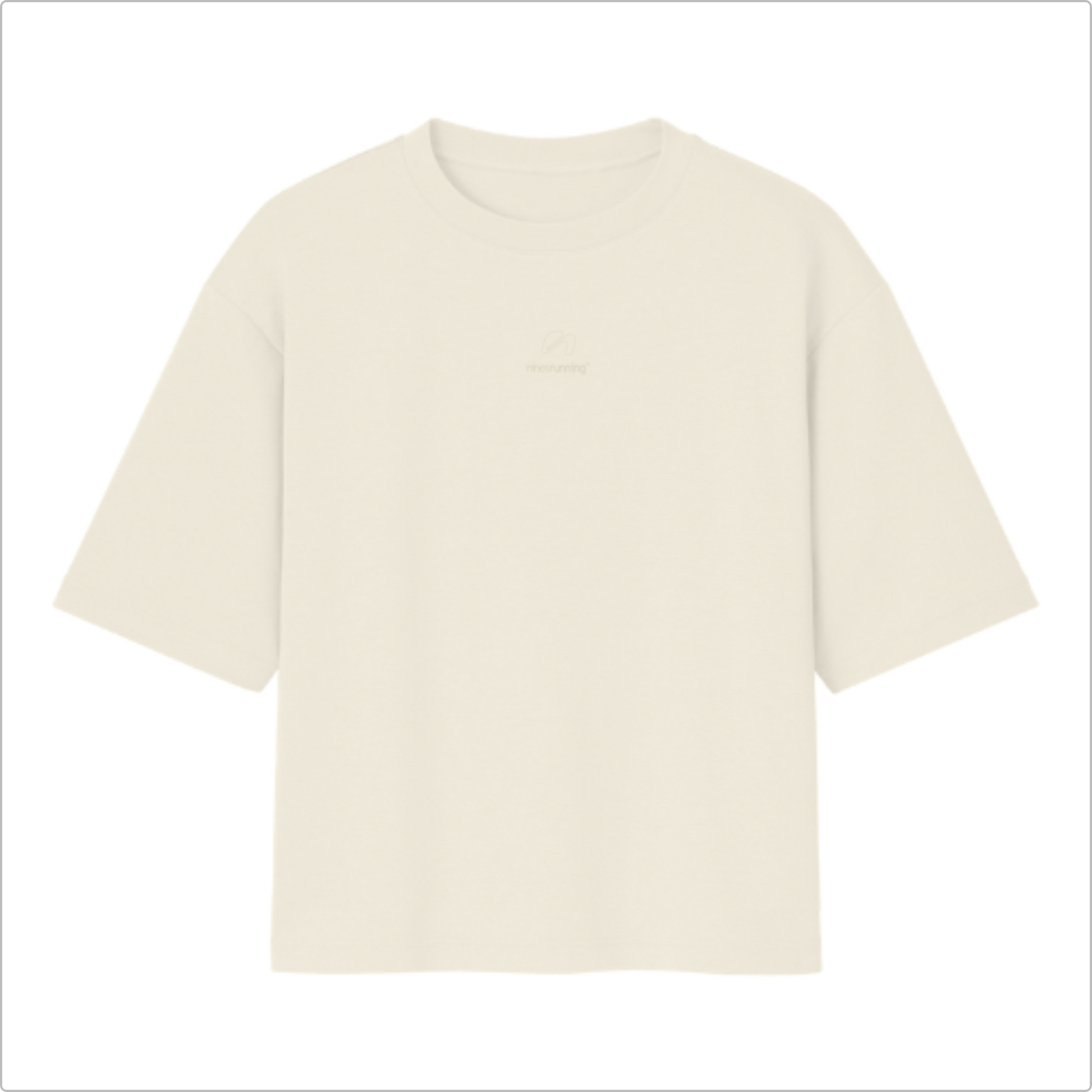 Camiseta com estampa frontal de pequeno logotipo e texto abaixo e estampa traseira com texto grande "SUNDAY RUNDAY", um padrão circular e texto adicional.