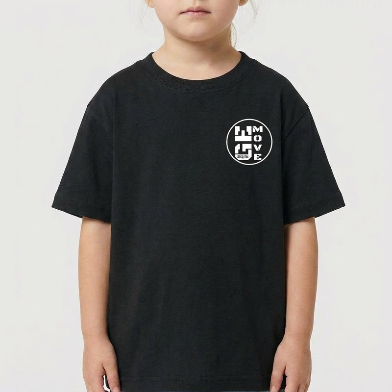 Camiseta com estampa frontal de um círculo com formas geométricas e texto centralizado, e estampa traseira de texto "AVIVA JOVEM" com chamas e citação bíblica.