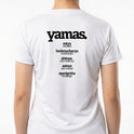 Camiseta com estampa frontal de "brahmacharya. energia consciente" e estampa traseira de "yamas." seguida de palavras como satya, ahimsa, asteya e aparigraha.