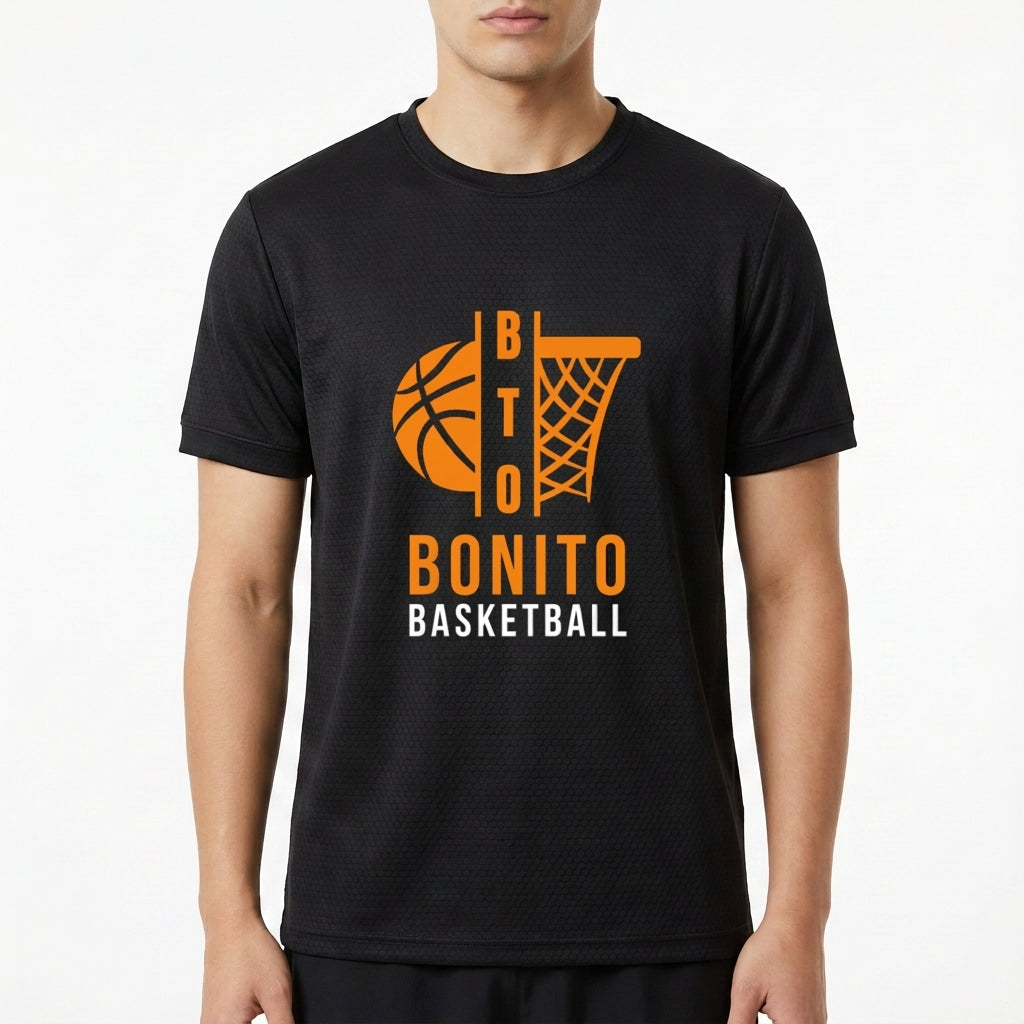 Camiseta com estampa frontal de uma bola de basquete próxima a um aro de cesta, com palavras estilizadas formando "Bonito Basketball".