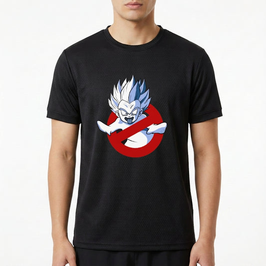 Camiseta com estampa frontal de um personagem em pose dinâmica, com cabelo espetado e expressão determinada, sobreposto ao símbolo de proibição circular.