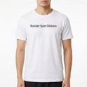 Camiseta com estampa frontal de "Rowker Sport Division" e estampa traseira de "Rowker Club Sport Division 2026".