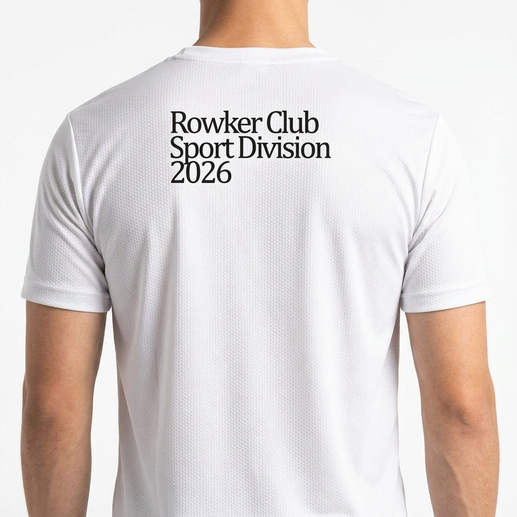 Camiseta com estampa frontal de "Rowker Sport Division" e estampa traseira de "Rowker Club Sport Division 2026".