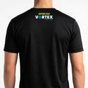 Camiseta com estampa frontal de "Feel the Vortex!" acompanhada de um símbolo estilizado, e estampa traseira de "Boituva 2026 VORTEX 4 WAY TEAM".