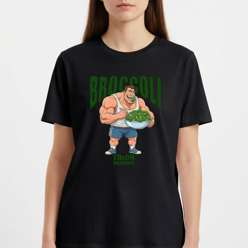 Camiseta com estampa frontal de um fisiculturista segurando uma tigela cheia de brócolis, com a palavra "Broccoli" em destaque acima dele.