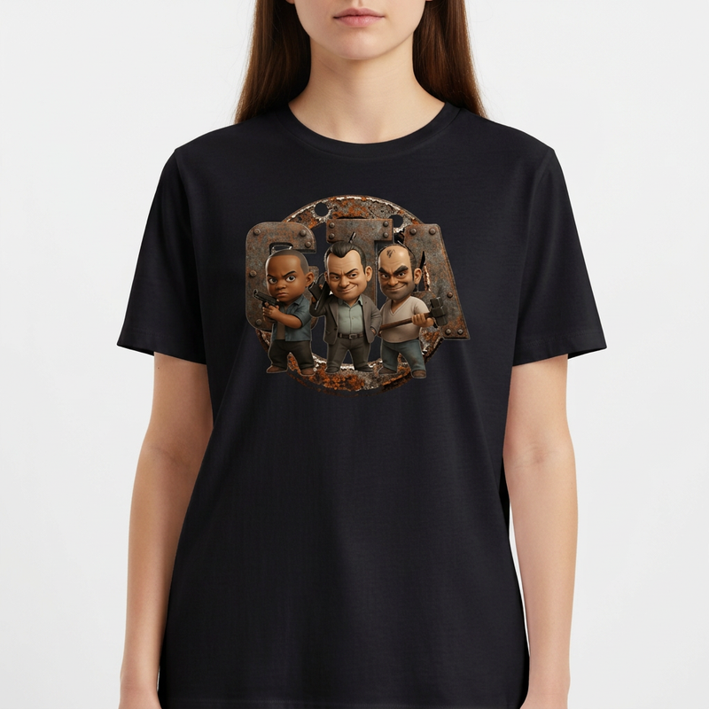 Camiseta com estampa frontal de três personagens estilizados em pose séria dentro de uma estrutura metálica envelhecida, com detalhes de ferrugem ao redor.