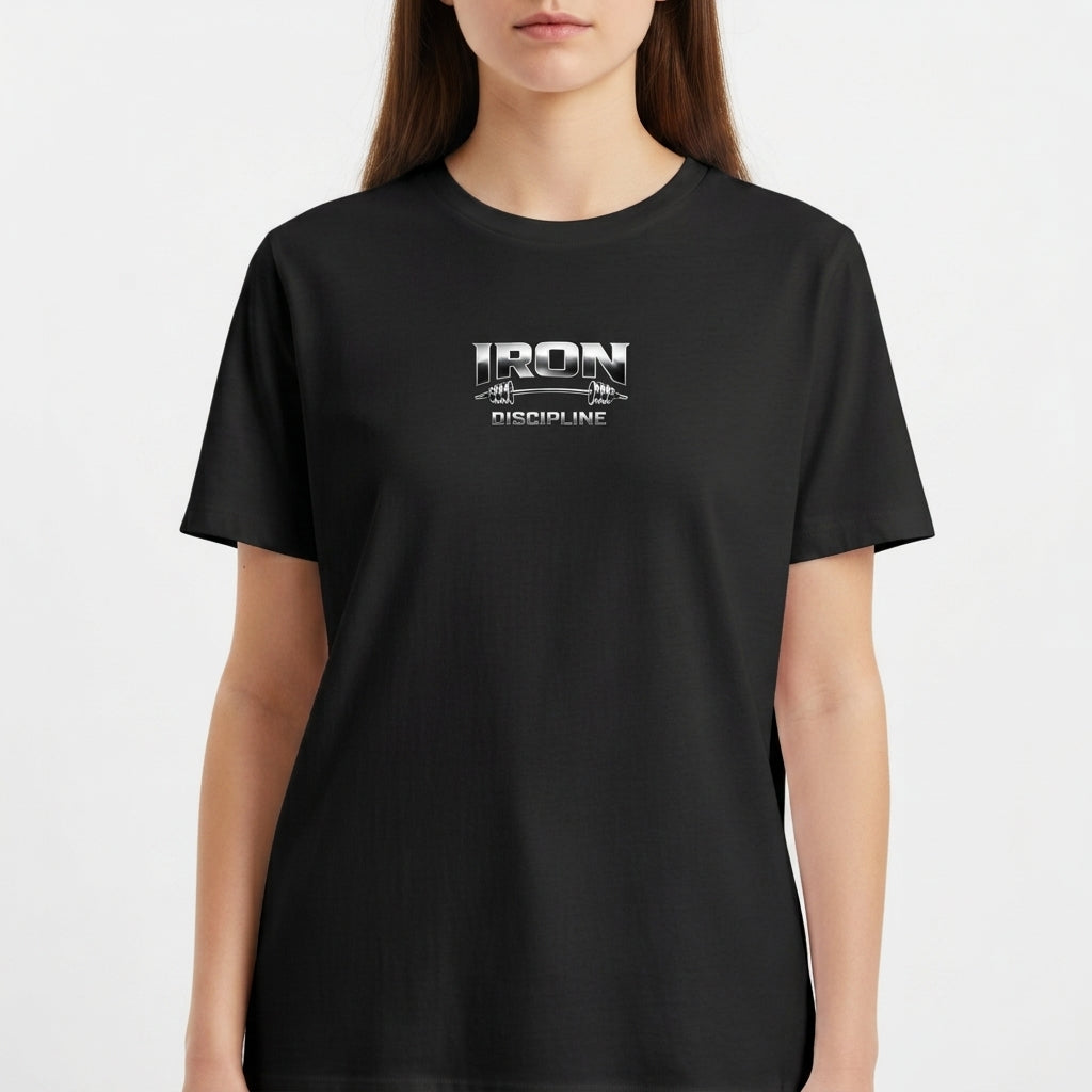 Camiseta com estampa frontal de "Iron Discipline" e design de montanhas, e estampa traseira de "CONSTÂNCIA Iron Discipline" em letras destacadas.