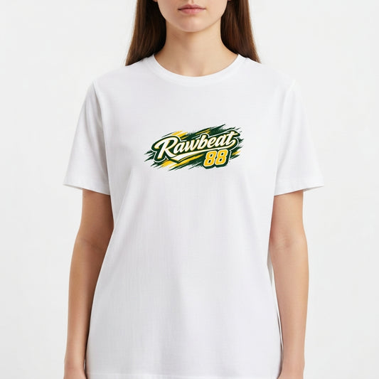Camiseta com estampa frontal de "Rawbeat 88" em estilo gráfico dinâmico e estampa traseira de "Brasil 88" com design arrojado e número destacado.