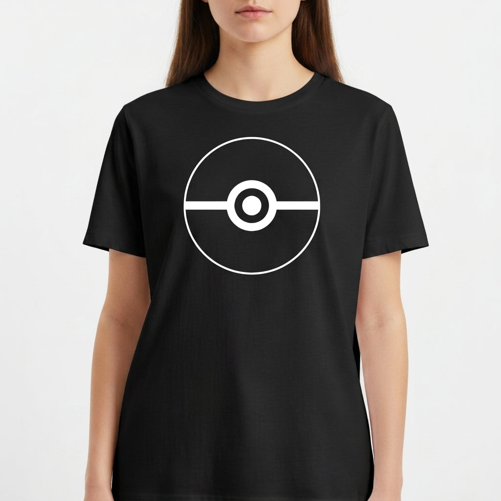 Camiseta com estampa frontal de um círculo com uma linha horizontal ao centro, detalhado com um círculo menor no meio, lembrando um design geométrico.
