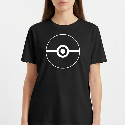 Camiseta com estampa frontal de um círculo com uma linha horizontal ao centro, detalhado com um círculo menor no meio, lembrando um design geométrico.