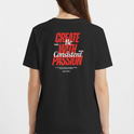 Camiseta com estampa frontal de "Create With Passion" em letras grandes e estampa traseira de "Be Consistent" estilizado entre frases motivacionais adicionais.