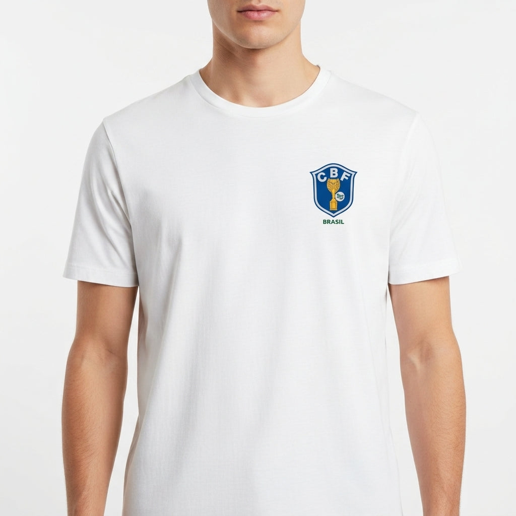 Camiseta com estampa frontal de escudo com a sigla "CBF" e estampa traseira de número grande "6" em estilo tridimensional.