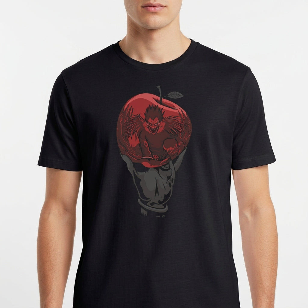 Camiseta com estampa frontal de uma figura sombria e detalhada emergindo de uma maçã grande e marcante no centro.