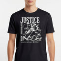 Camiseta com estampa frontal de deidade mitológica segurando um tridente sobre ondas, acompanhada das palavras "Justice", "Train Bodybuilder" e outros textos decorativos.