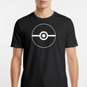 Camiseta com estampa frontal de um círculo com uma linha horizontal ao centro, detalhado com um círculo menor no meio, lembrando um design geométrico.