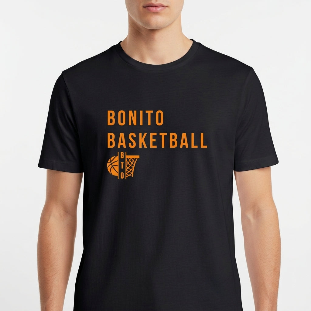 Camiseta com estampa frontal de texto "Bonito Basketball" acima de um desenho estilizado de uma bola de basquete com cesta ao lado.