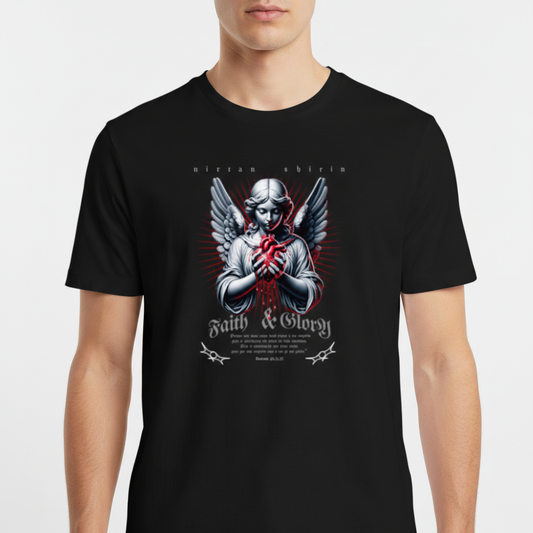 Camiseta com estampa frontal de anjo com asas, segurando um coração vermelho sangrando, cercado por inscrições "Faith & Glory" e "Romans 10:10".