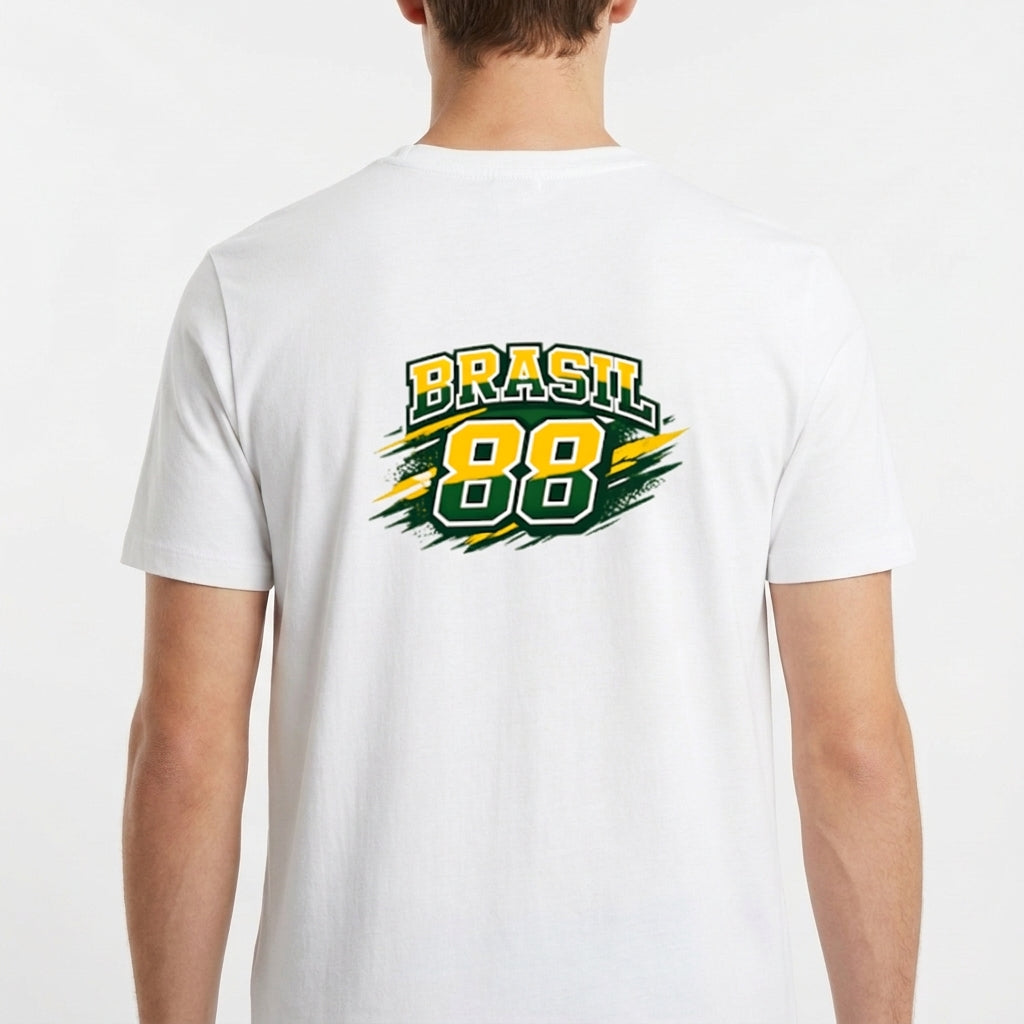 Camiseta com estampa frontal de "Rawbeat 88" em estilo gráfico dinâmico e estampa traseira de "Brasil 88" com design arrojado e número destacado.