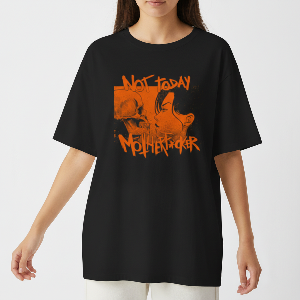 Camiseta com estampa frontal de uma caveira e rosto humano se encarando, acompanhados pela inscrição em estilo agressivo "Not Today Motherf**ker".