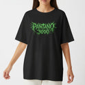 Camiseta com estampa frontal de "PANTANO 3000" em estilo gótico com elementos pontiagudos, formando uma aparência selvagem e intensa.