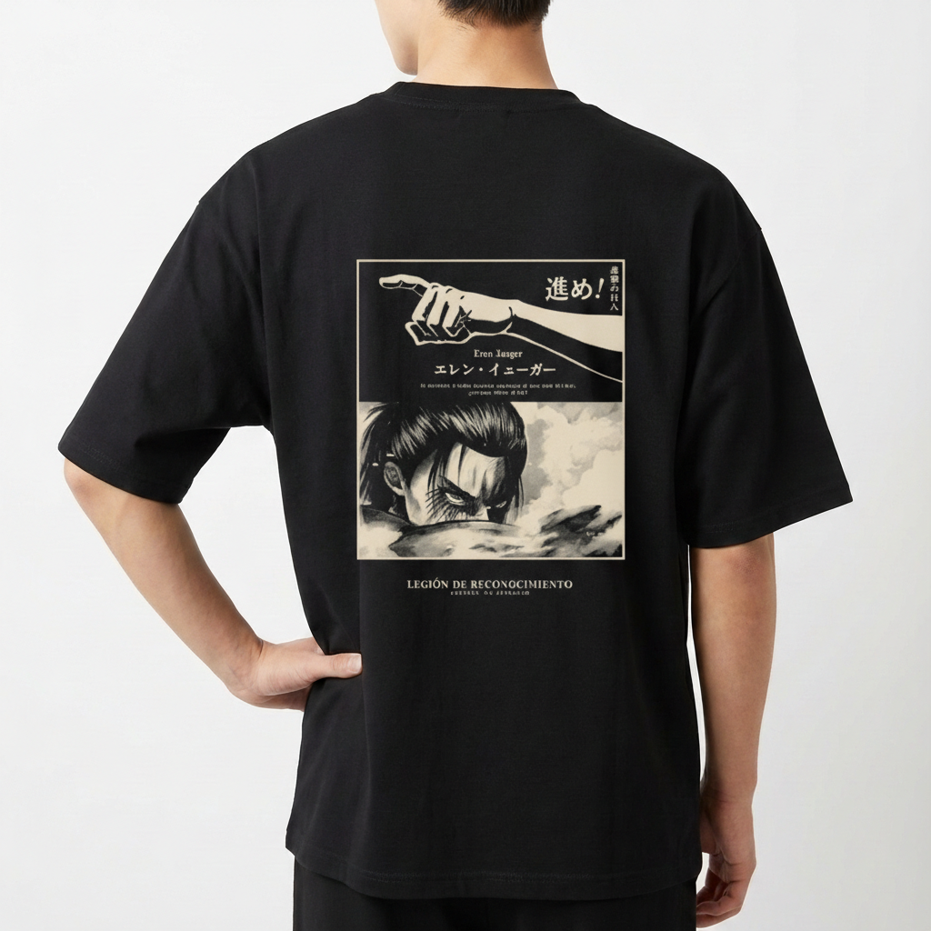 Camiseta com estampa frontal de texto em japonês e estampa traseira com ilustração de braço apontando e rosto emergindo, acompanhados de textos.