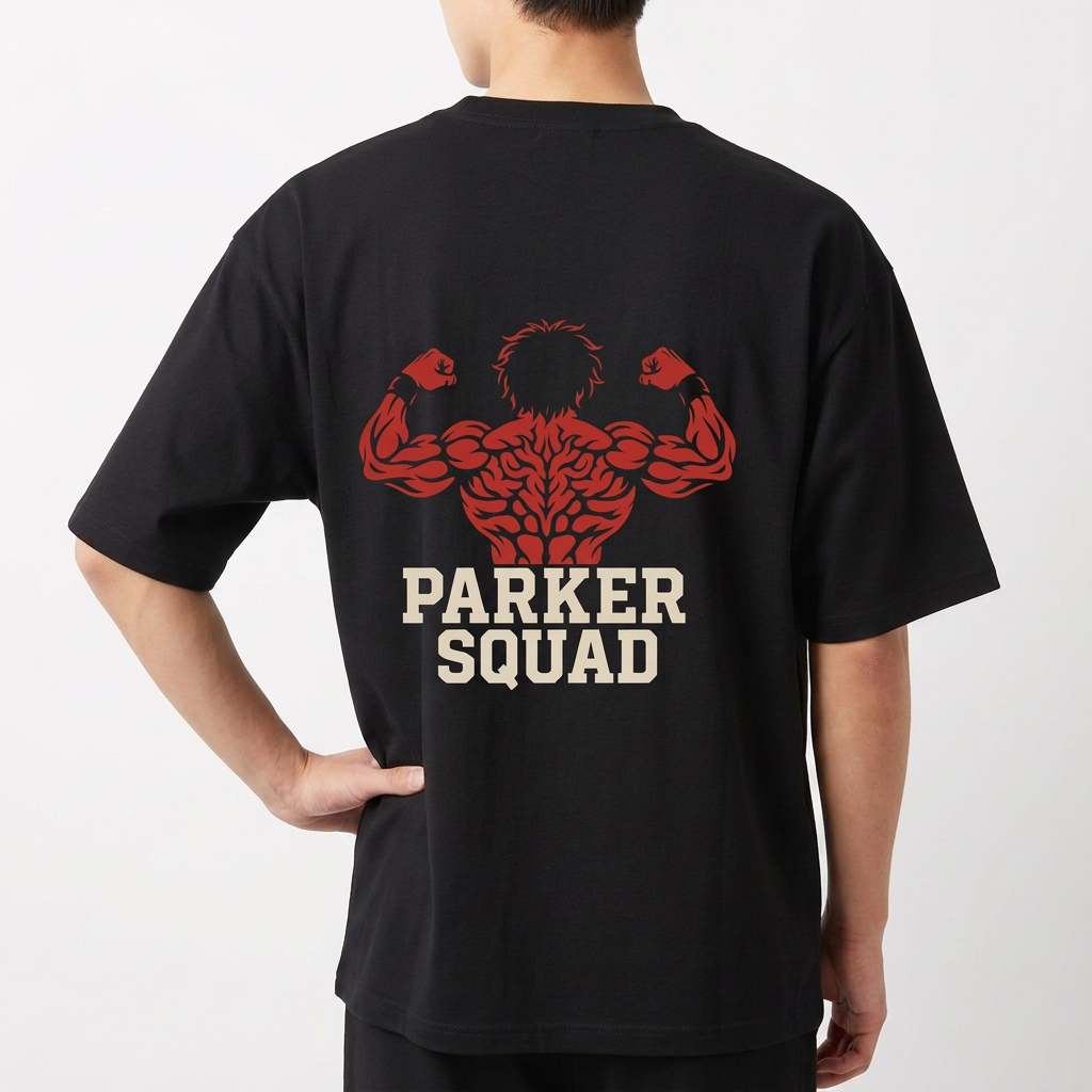 Camiseta com estampa frontal de logotipo estilizado em letras e estampa traseira de figura muscular exibindo braços cruzados acima do texto "Parker Squad".