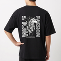 Camiseta com estampa frontal de "LUNOVA" e estampa traseira de lobo artístico com textos "WOLF PASSION" e "LUNOVA".