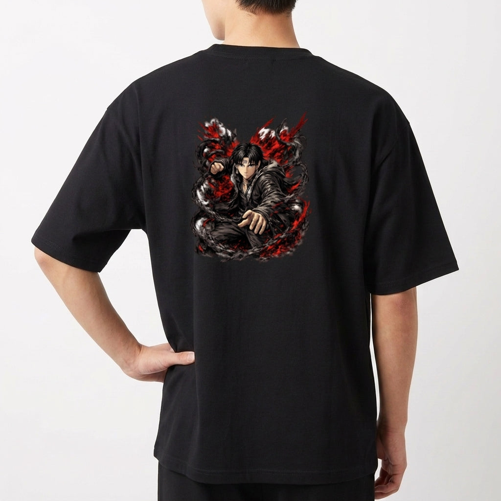 Camiseta com estampa frontal de logotipo estilizado com escrita "KAGE" e símbolo geométrico, e estampa traseira de personagem em posição de combate, envolto em efeitos sombrios e dinâmicos.