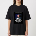 Camiseta com estampa frontal de um personagem animado olhando para cima sob chuva, acompanhado da frase "ELEVO OS MEUS OLHOS PARA O MONTE; DE ONDE ME VIRÁ O SOCORRO?" e referência a Salmo 121.