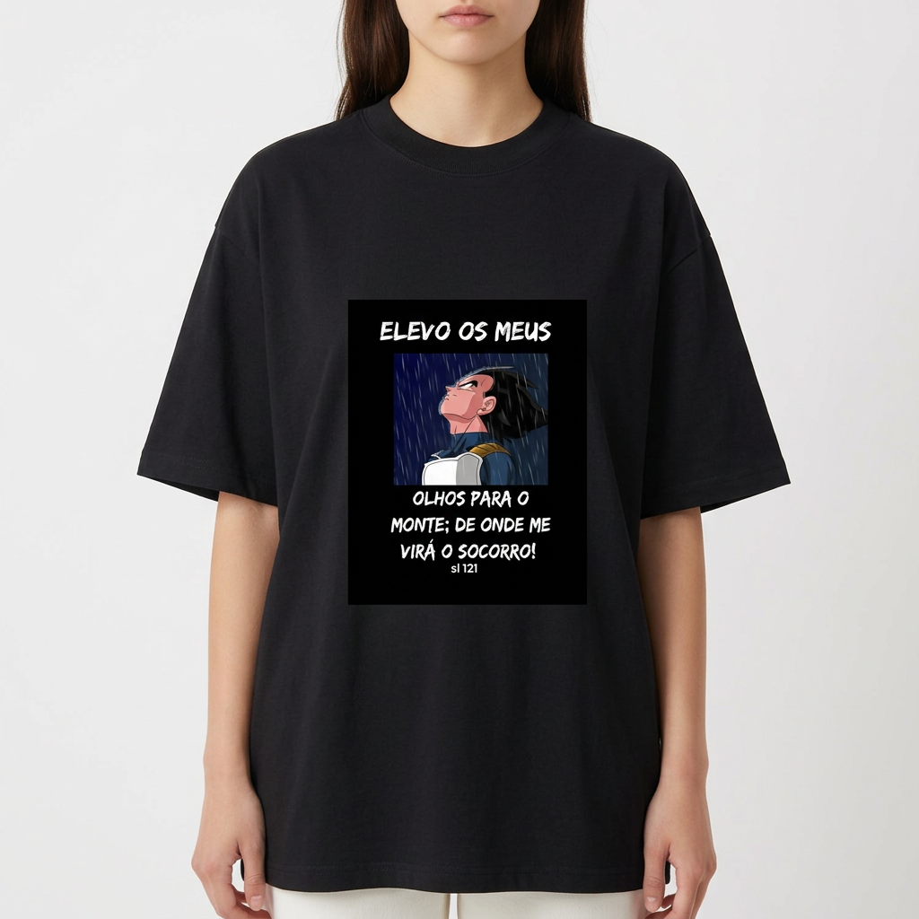 Camiseta com estampa frontal de um personagem animado olhando para cima sob chuva, acompanhado da frase "ELEVO OS MEUS OLHOS PARA O MONTE; DE ONDE ME VIRÁ O SOCORRO?" e referência a Salmo 121.