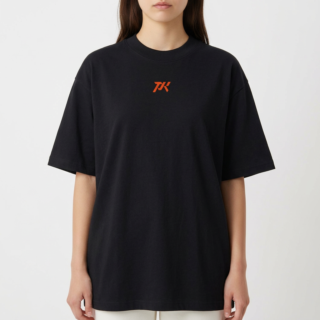 Camiseta com estampa frontal de letras estilizadas e estampa traseira de personagem musculoso flexionando, acompanhado das palavras "Parker Squad".