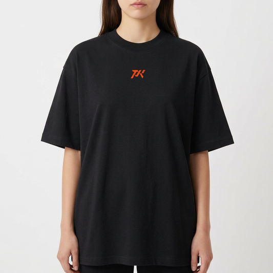 Camiseta com estampa frontal de letras estilizadas e estampa traseira de personagem musculoso em pose de poder acompanhado da frase "PARKER SQUAD".