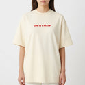 Camiseta com estampa frontal de texto "DESTROY" em estilo tipográfico e estampa traseira de "I ♥ SINGLE MOM" com o coração em destaque centralizado.