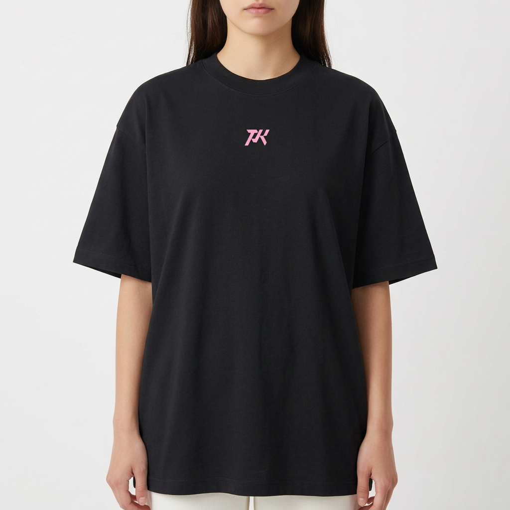 Camiseta com estampa frontal de logotipo estilizado com letras e estampa traseira de personagem musculoso flexionando, acompanhado do texto "Parker Squad".