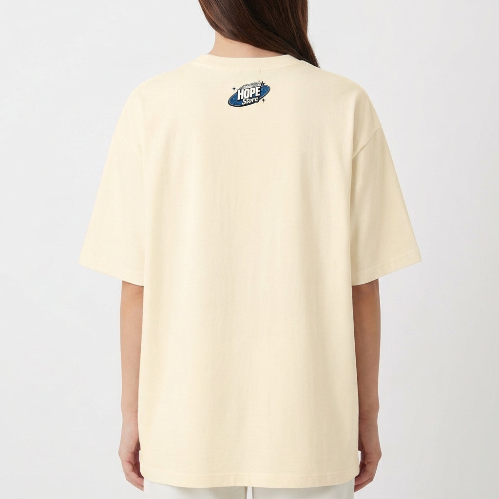 Moletom com estampa frontal de coração anatômico com texto estilizado "A MINHA GRAÇA TE BASTA" e estampa traseira de logotipo "HOPE Surf" em pequeno destaque.