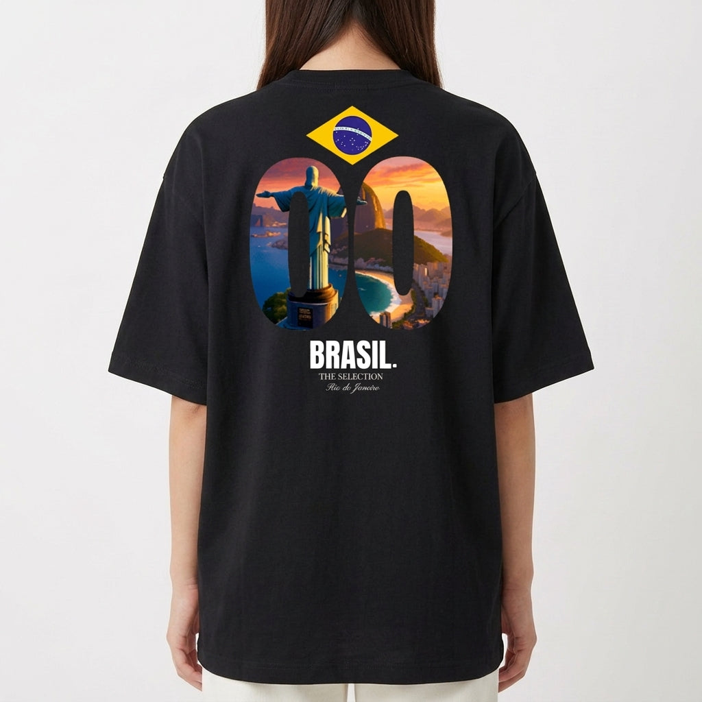 Moletom com estampa traseira de Cristo Redentor dentro de números, bandeira do Brasil acima e texto 'Brasil The Selection'.
