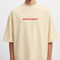 Camiseta com estampa frontal de texto "DESTROY" em estilo tipográfico e estampa traseira de "I ♥ SINGLE MOM" com o coração em destaque centralizado.