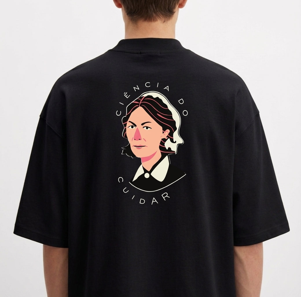 Moletom com estampa traseira de ilustração estilizada de uma mulher em perfil com cabelo curto, acompanhada do texto "Ciência do Cuidar".